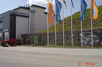 Ford Petrányi Service Centre gabion retaining wall (2008)