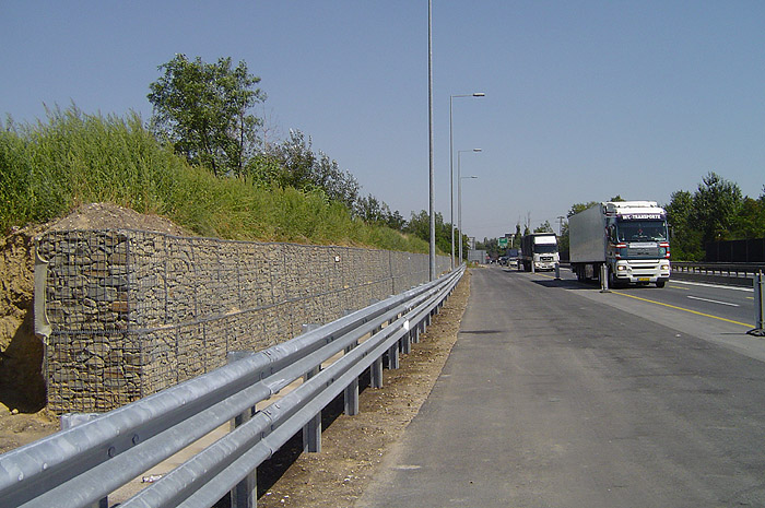 GABION retaining wall for noise prevention mound between MO-M6 junction