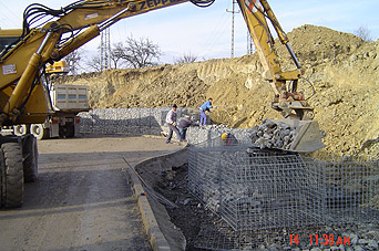 Sopron, Baumax Store welded mesh GABION retaining wall